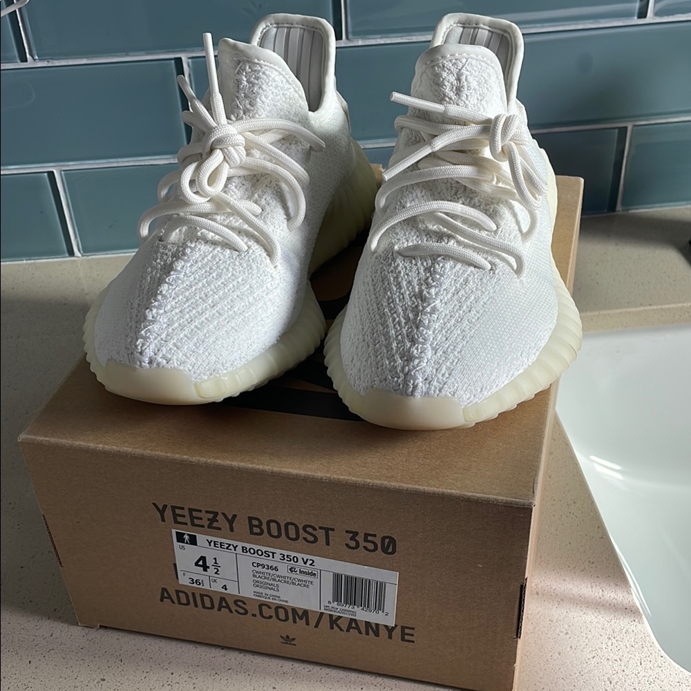 Yeezy Boost 350 V2 Shoes - White